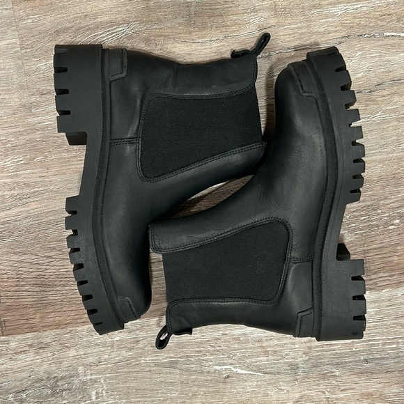 Floyd Penelope Chelsea Boot in Black - Picture 3 of 3